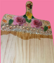 Load image into Gallery viewer, Floral cutting board
