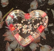Load image into Gallery viewer, Real pink flower bud dish 💞
